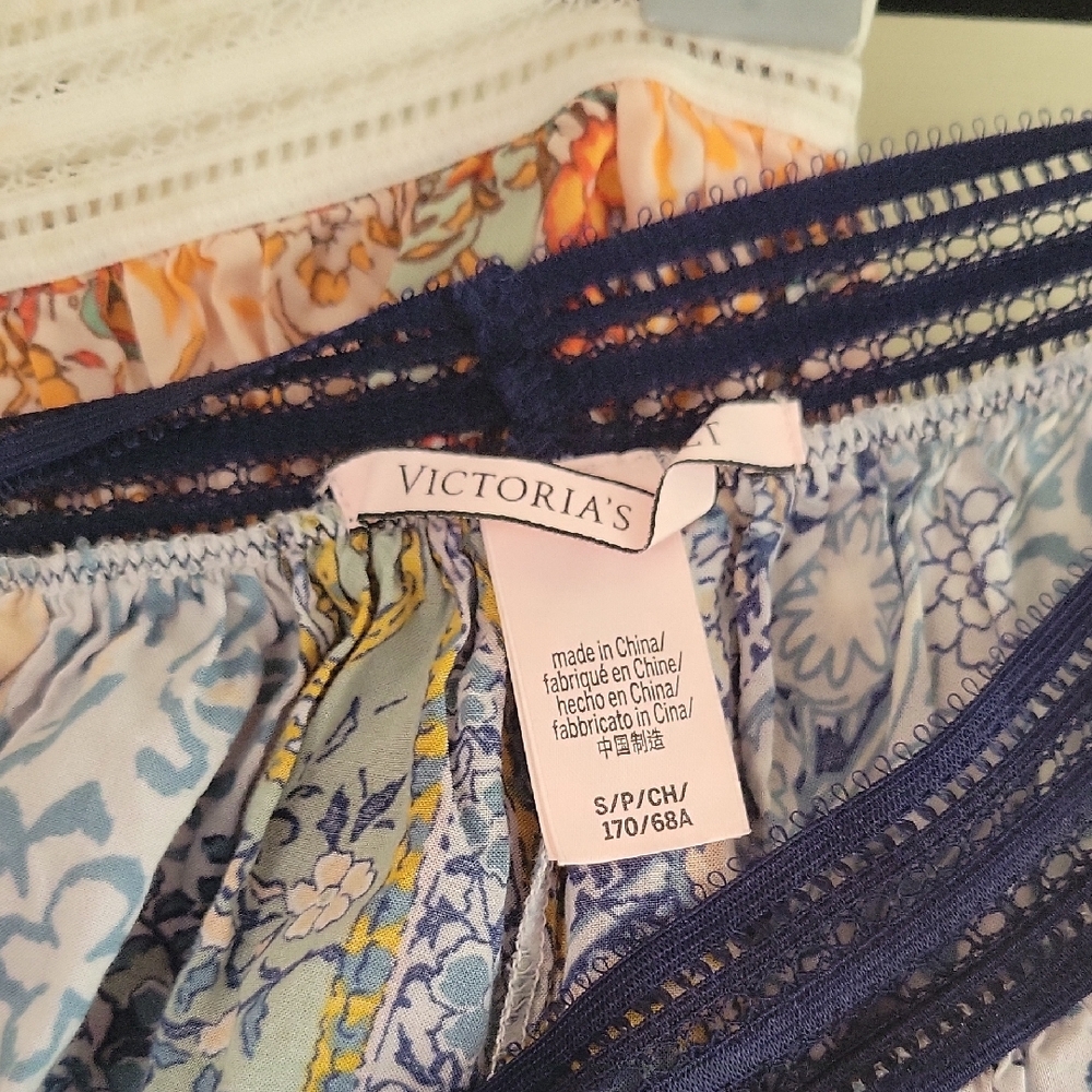 Paisley Print Ruffle Shorts - Picture 4 of 5